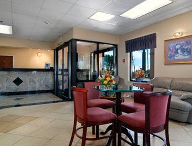 Super 8 Conyers Hotel Dalaman gambar